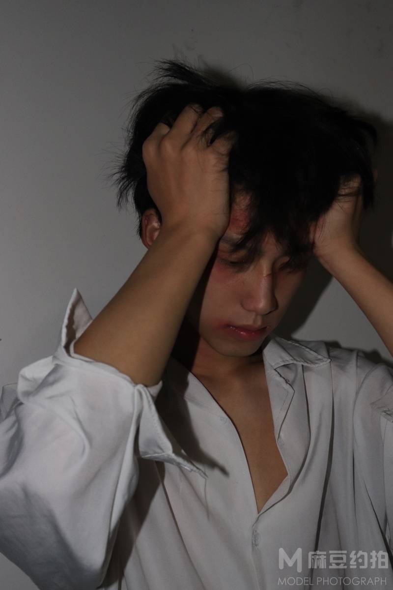 情绪模特