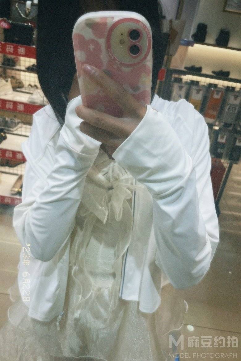 黑白模特