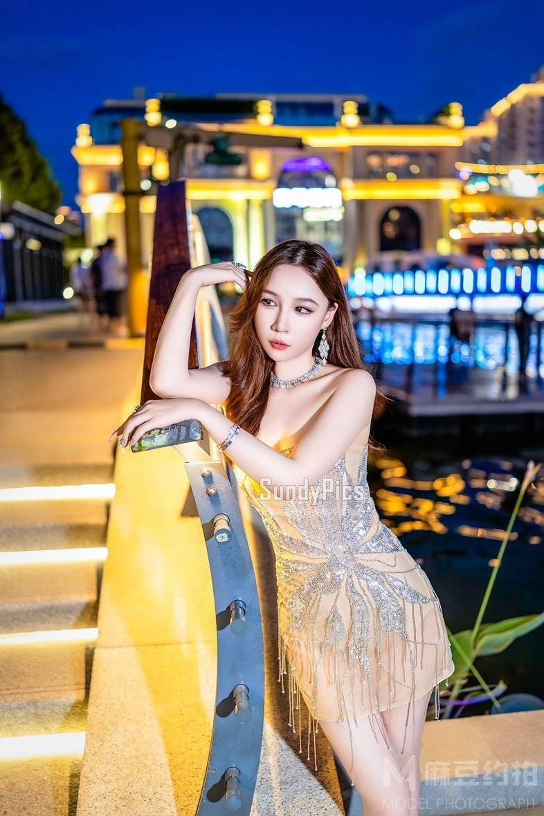 夜景模特
