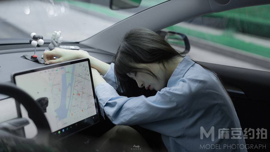 情绪模特
