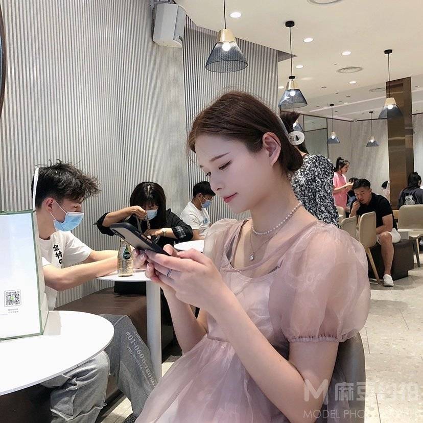 清新模特