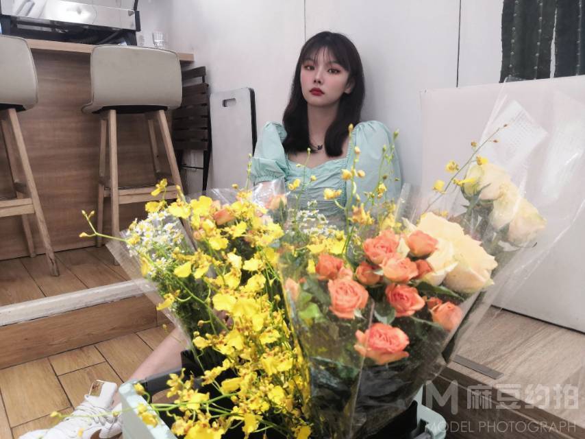情绪模特