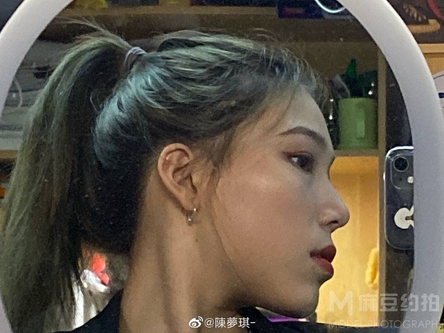 妆容模特