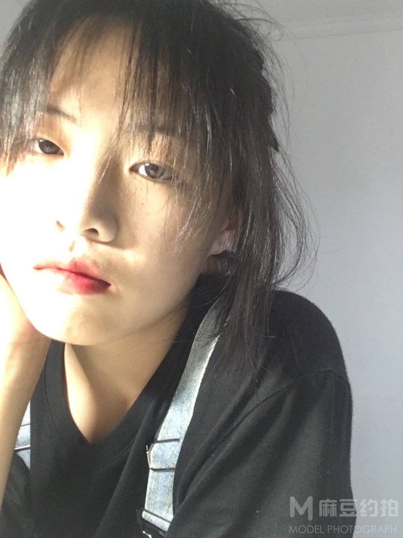 纪实模特