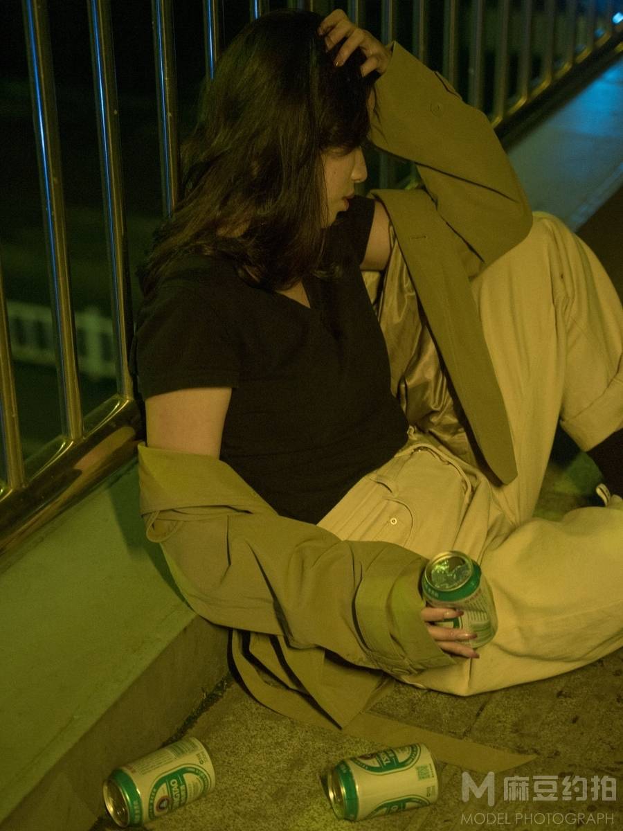 情绪模特