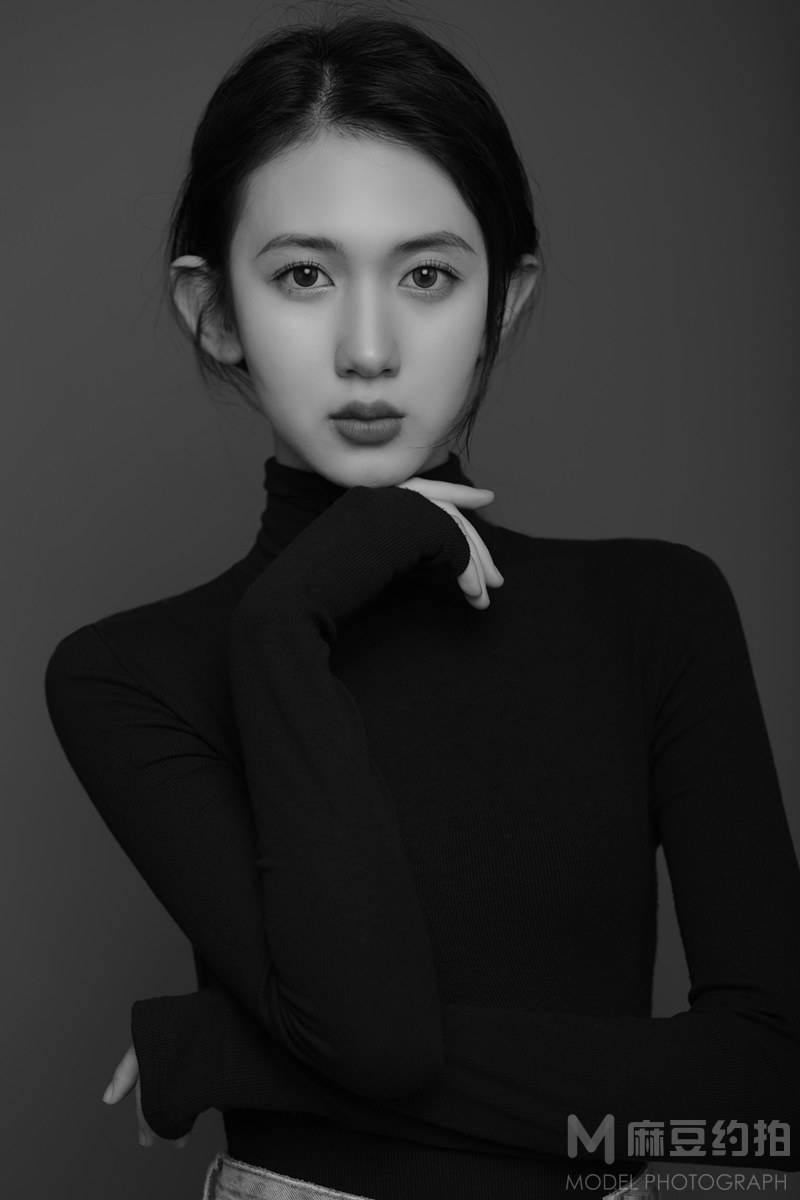 黑白模特