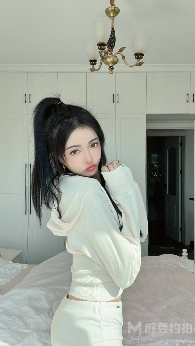 黑白模特