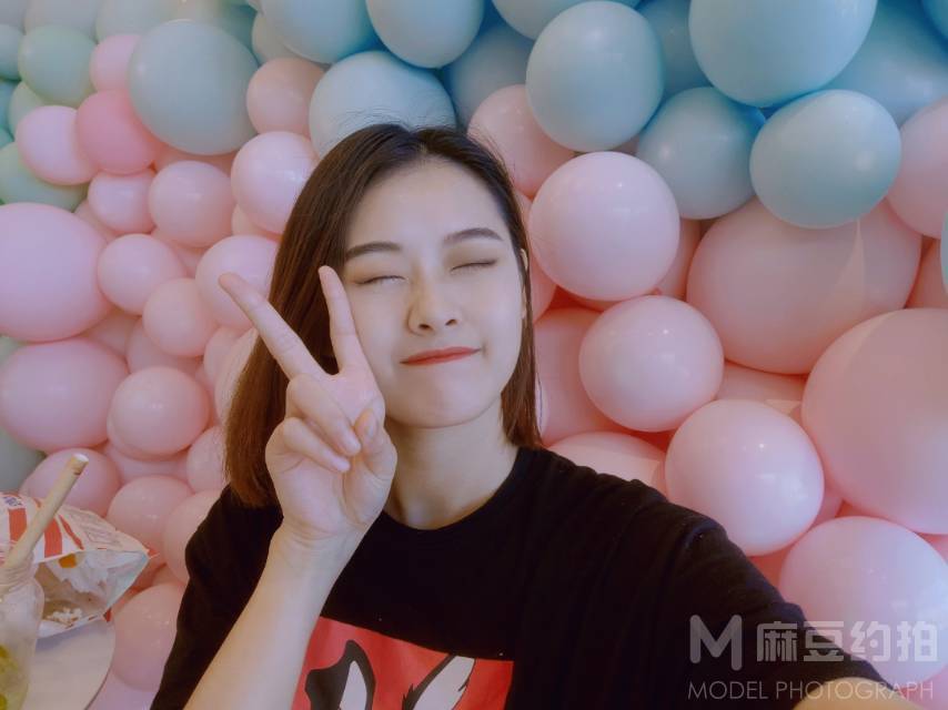 情绪模特