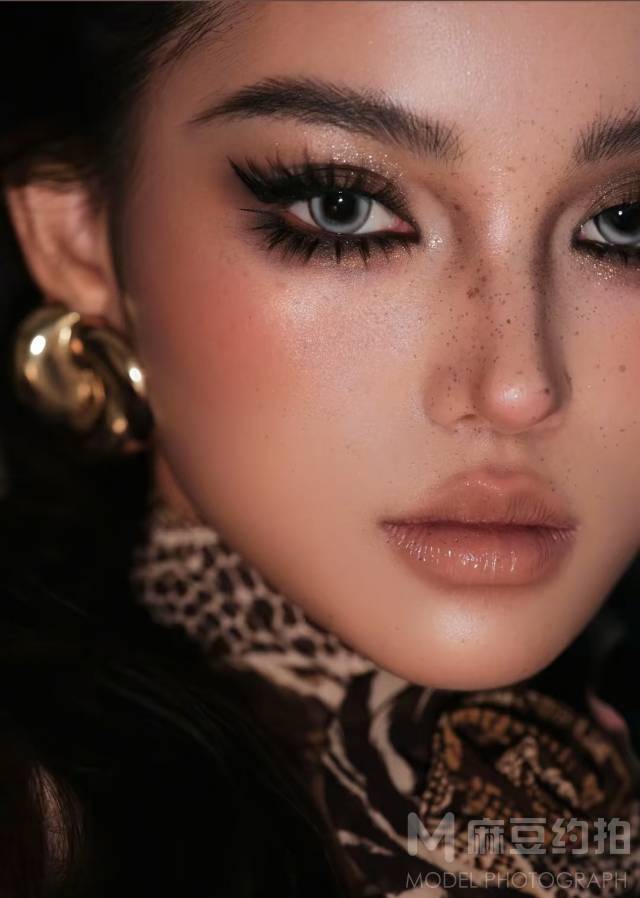 妆容模特