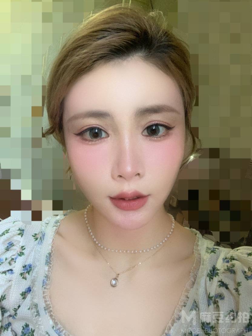 妆容模特