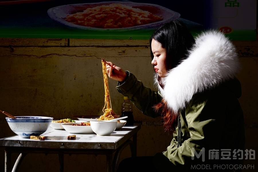 情绪模特