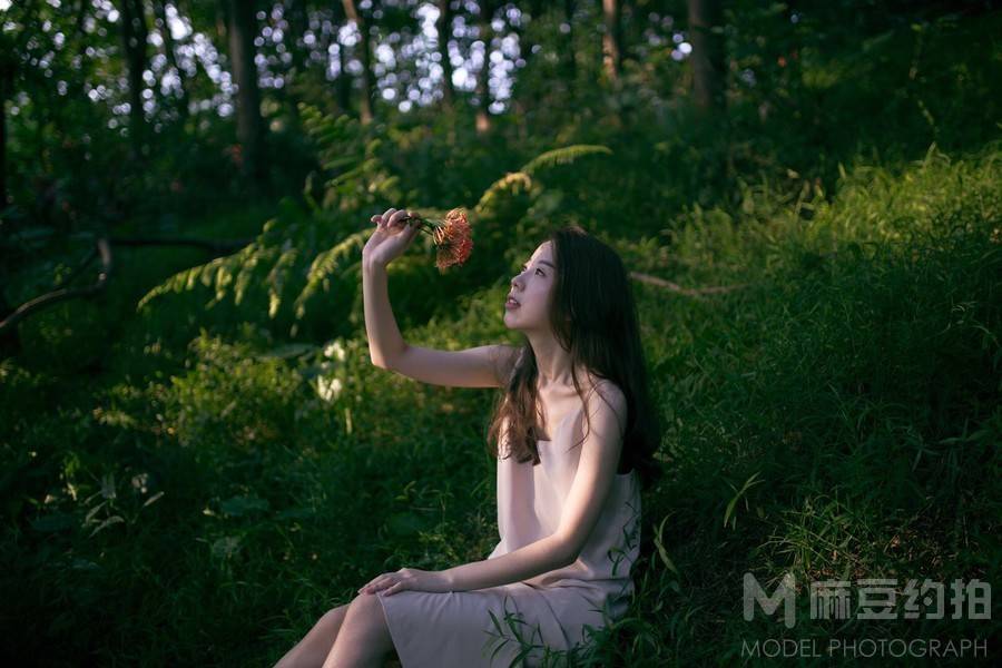 情绪模特