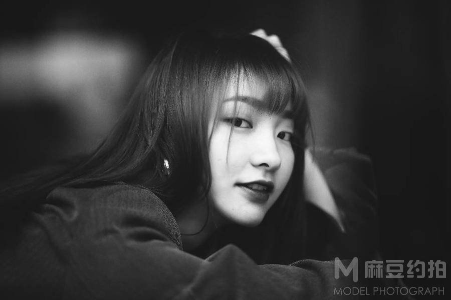 黑白模特