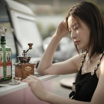 情绪模特