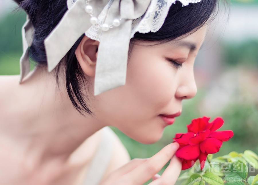 情绪模特