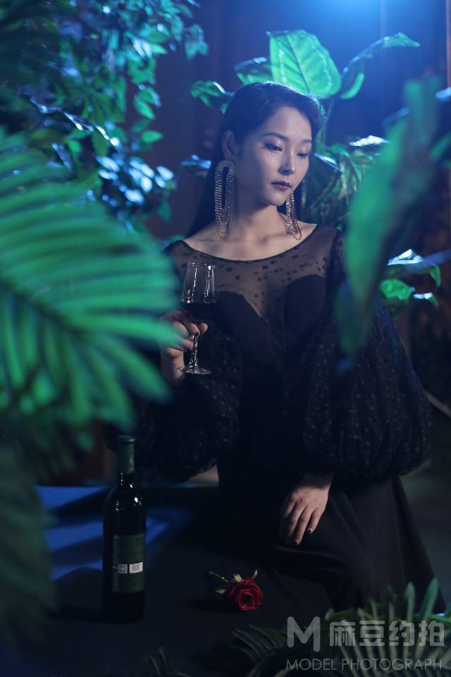 情绪模特