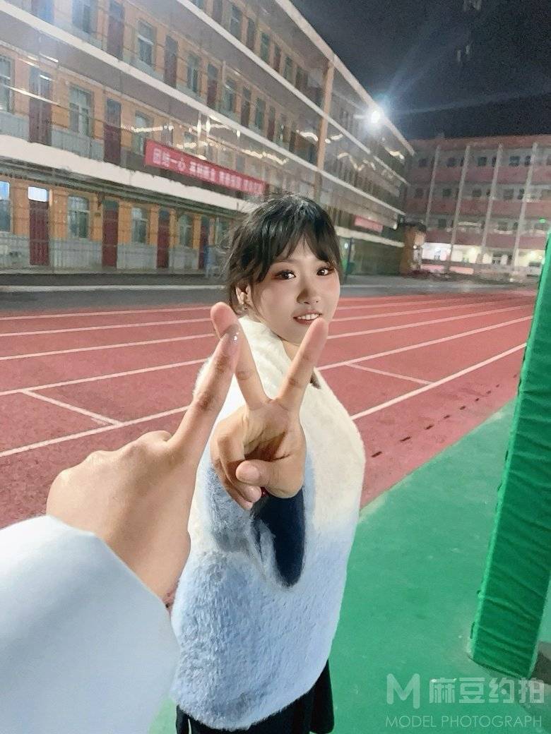 校园模特