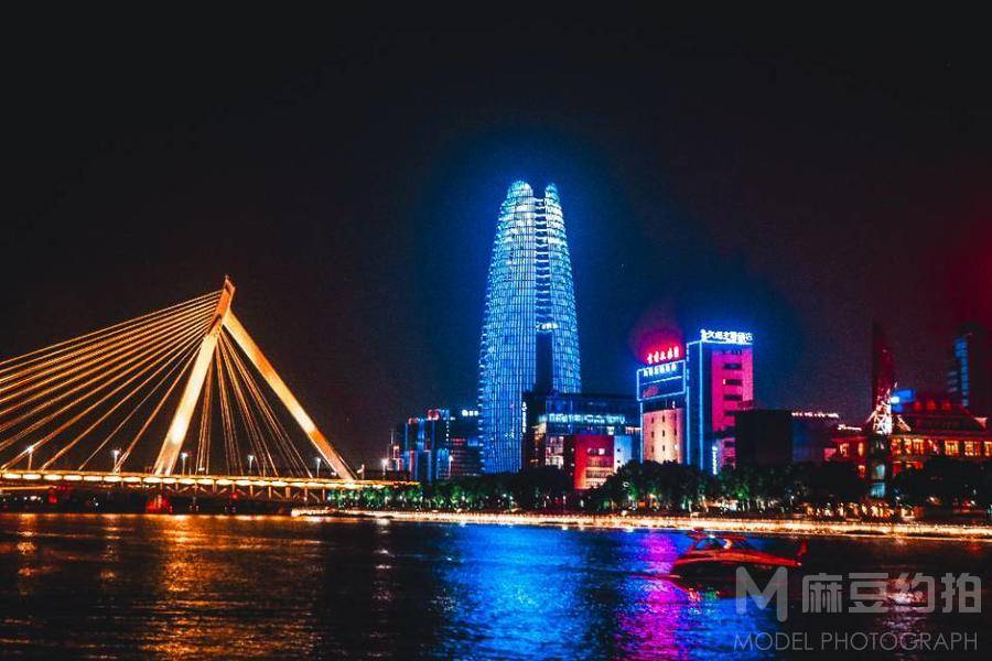 夜景模特
