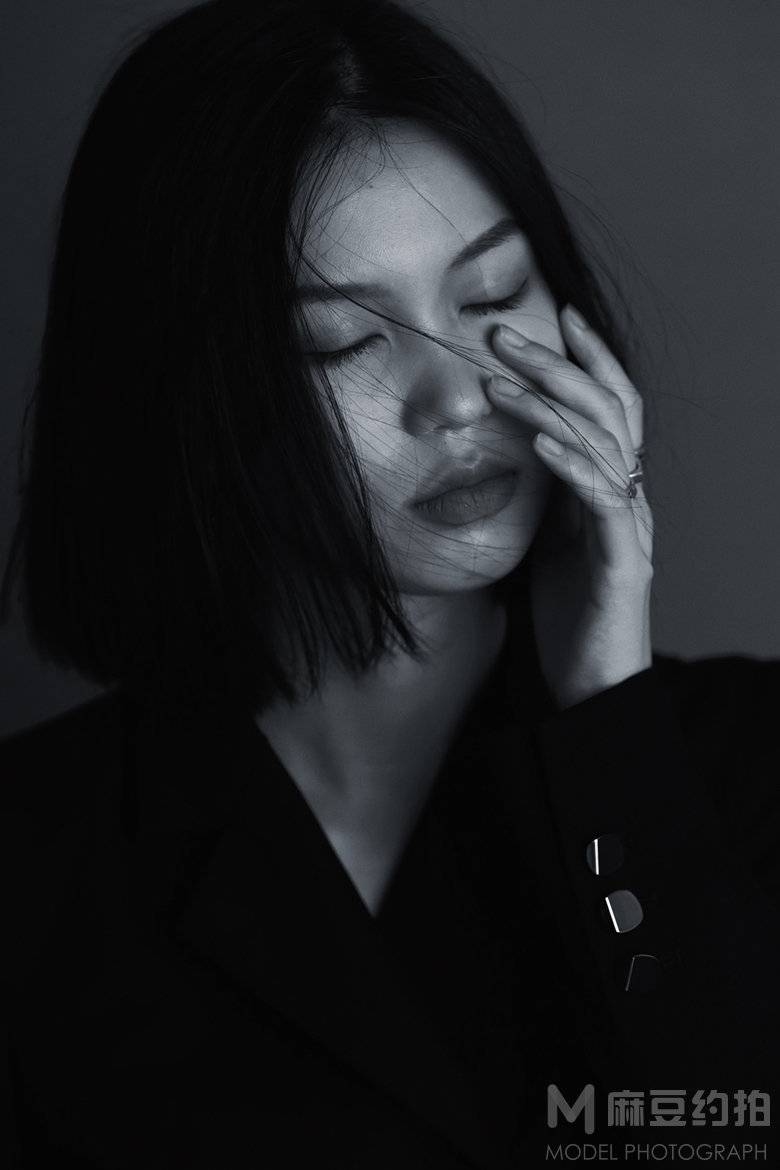 情绪模特