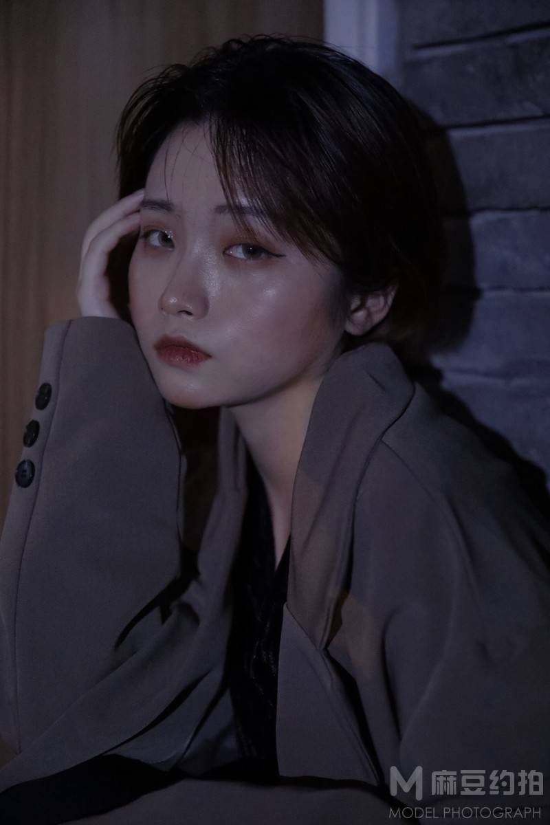 情绪模特