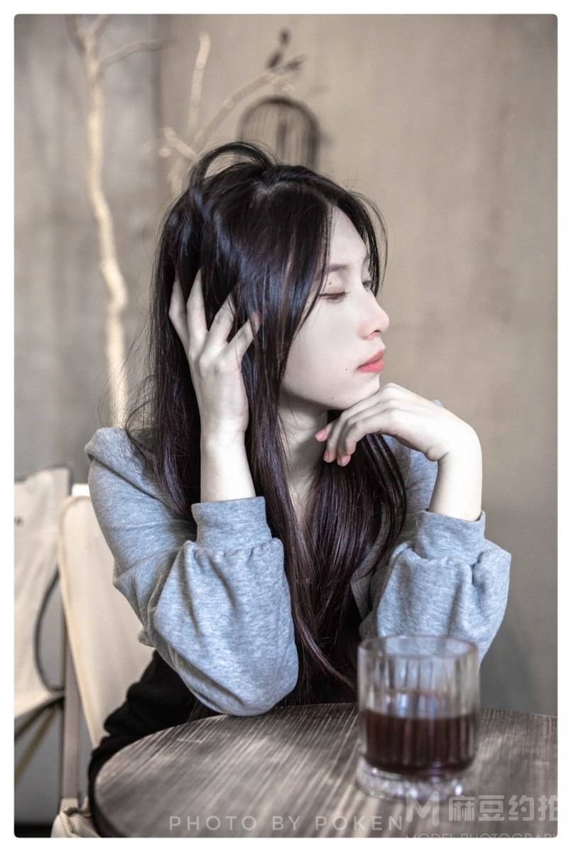 黑白模特