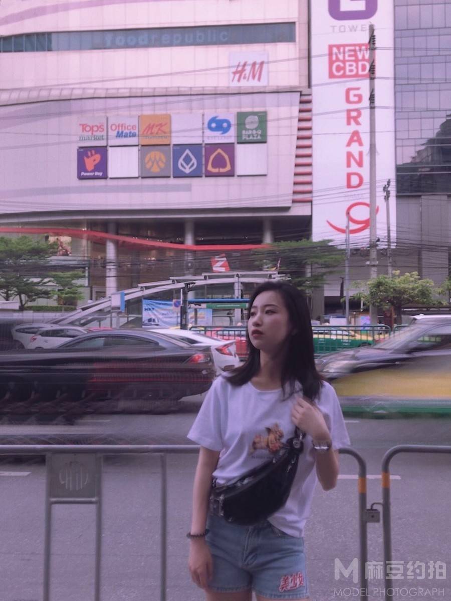 情绪模特