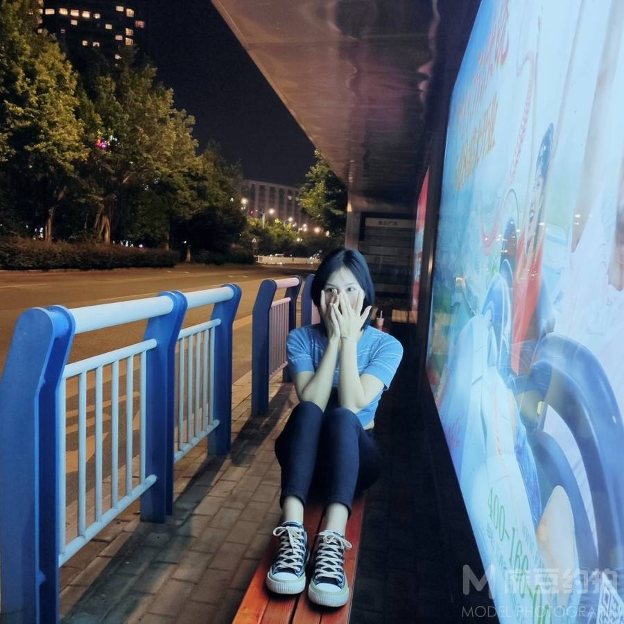 情绪模特
