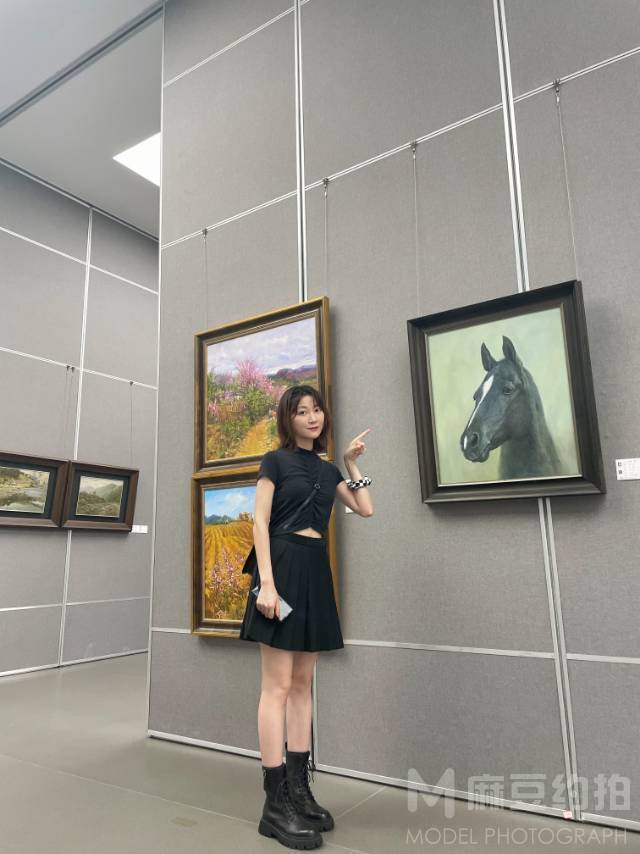 情绪模特