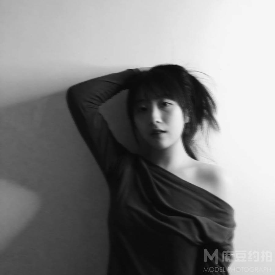 黑白模特