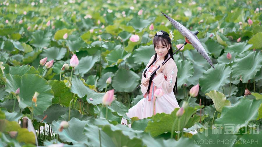 汉服模特