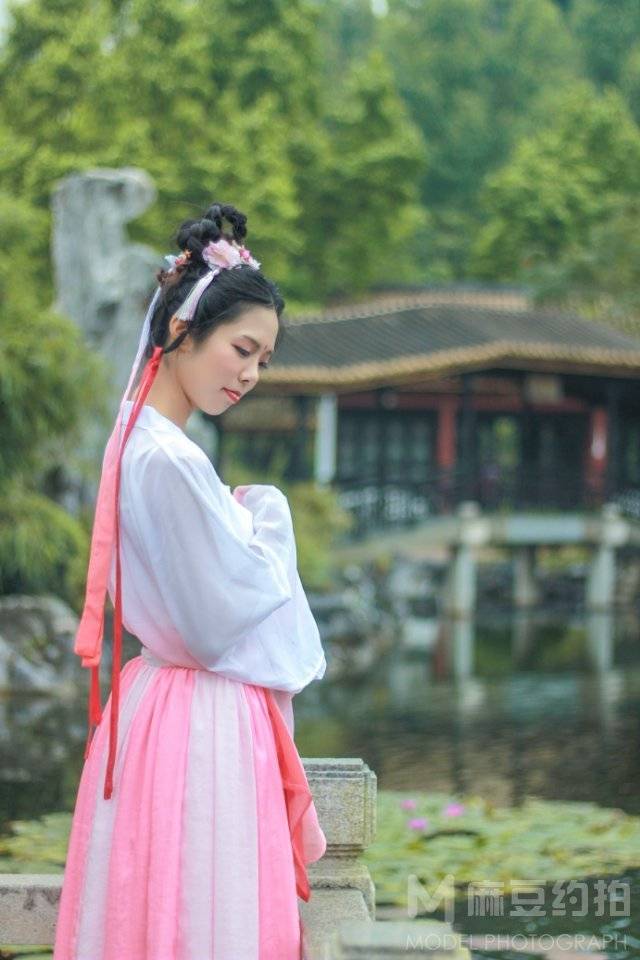 汉服模特