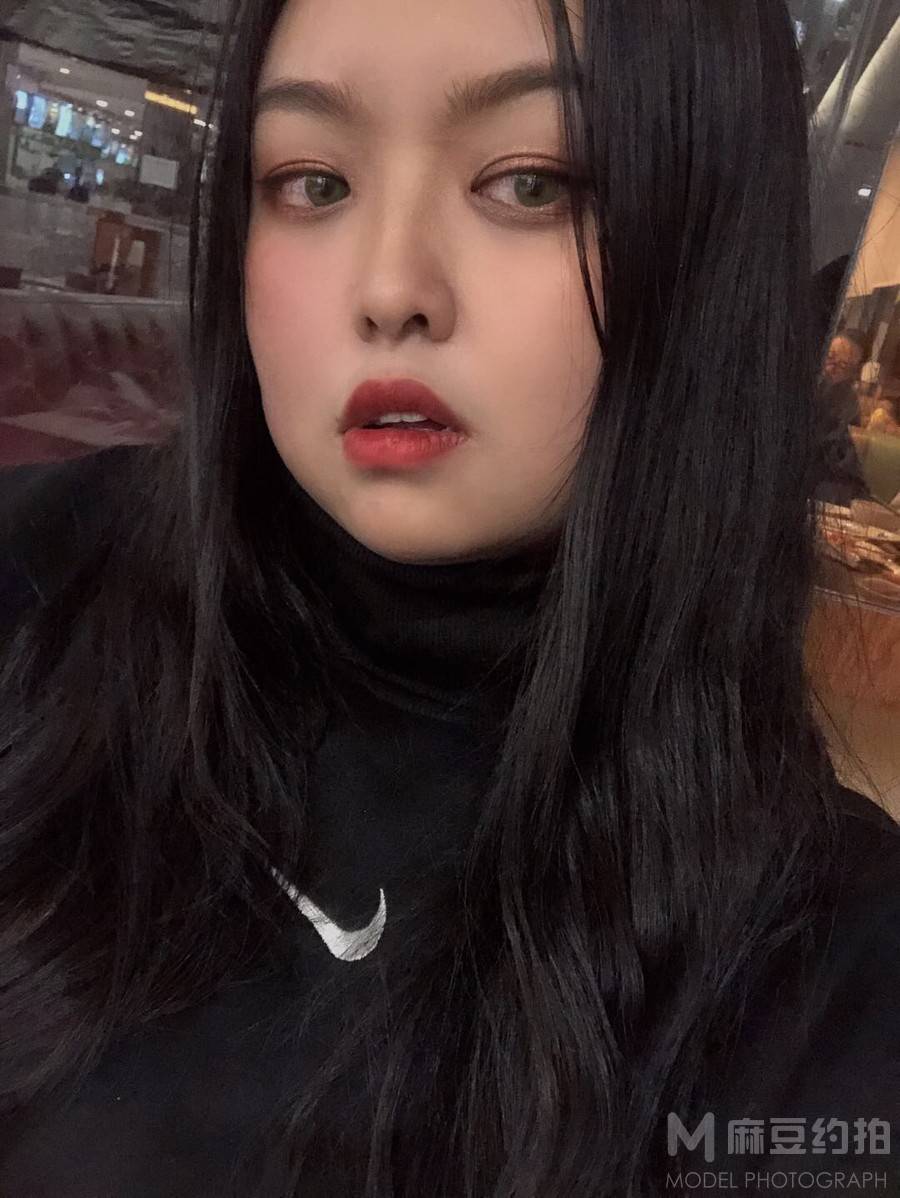黑白模特