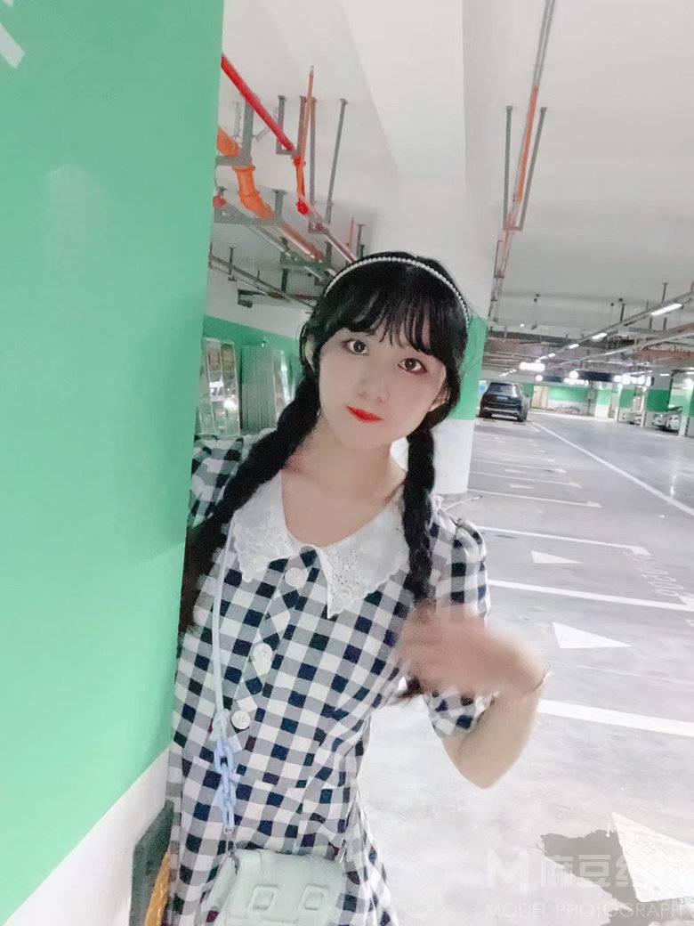 校园模特