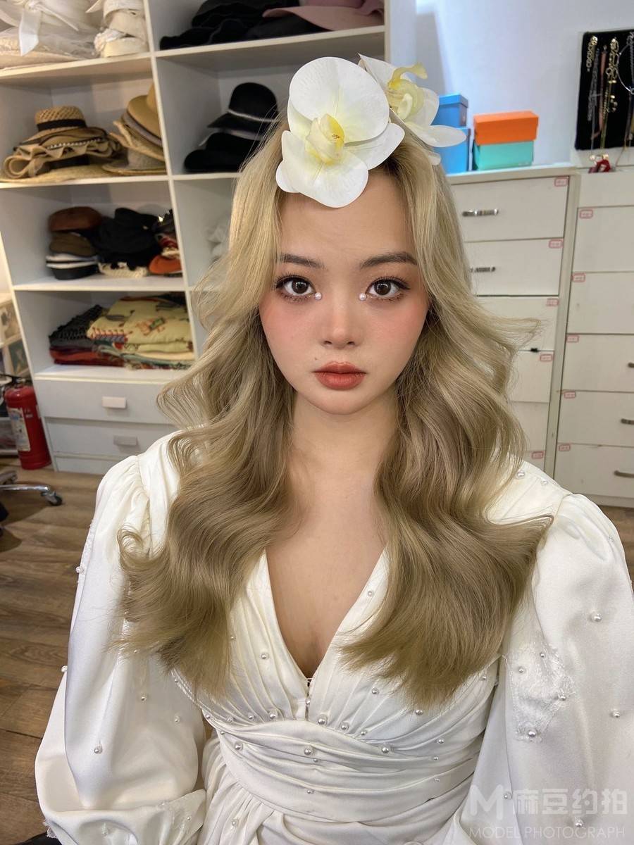 妆容模特