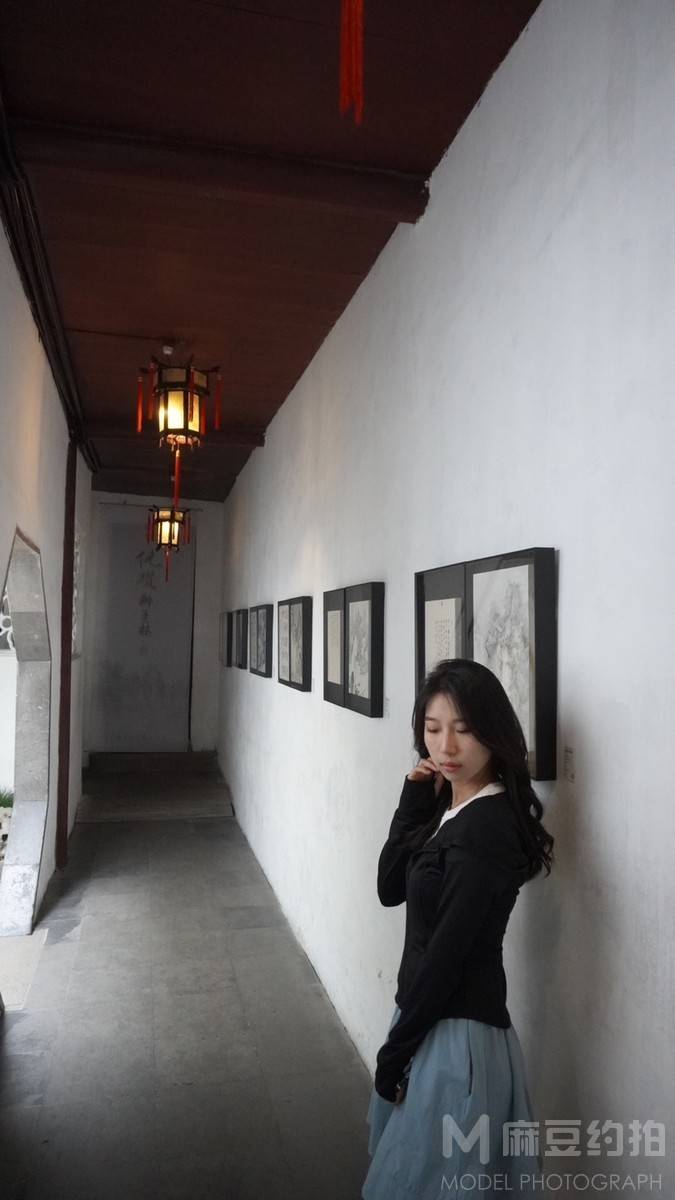 情绪模特