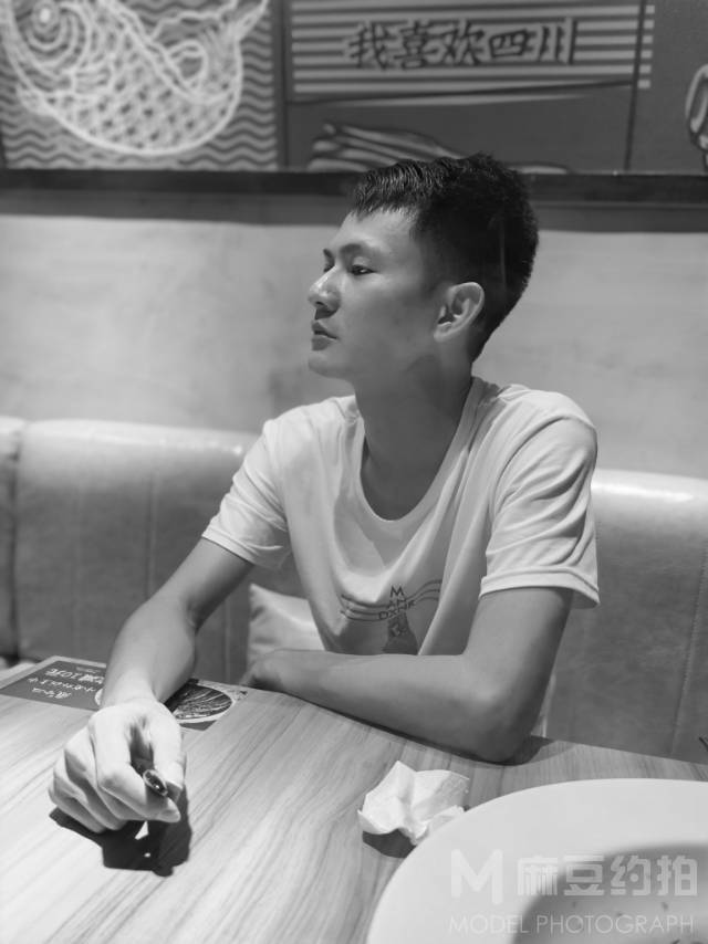 黑白模特