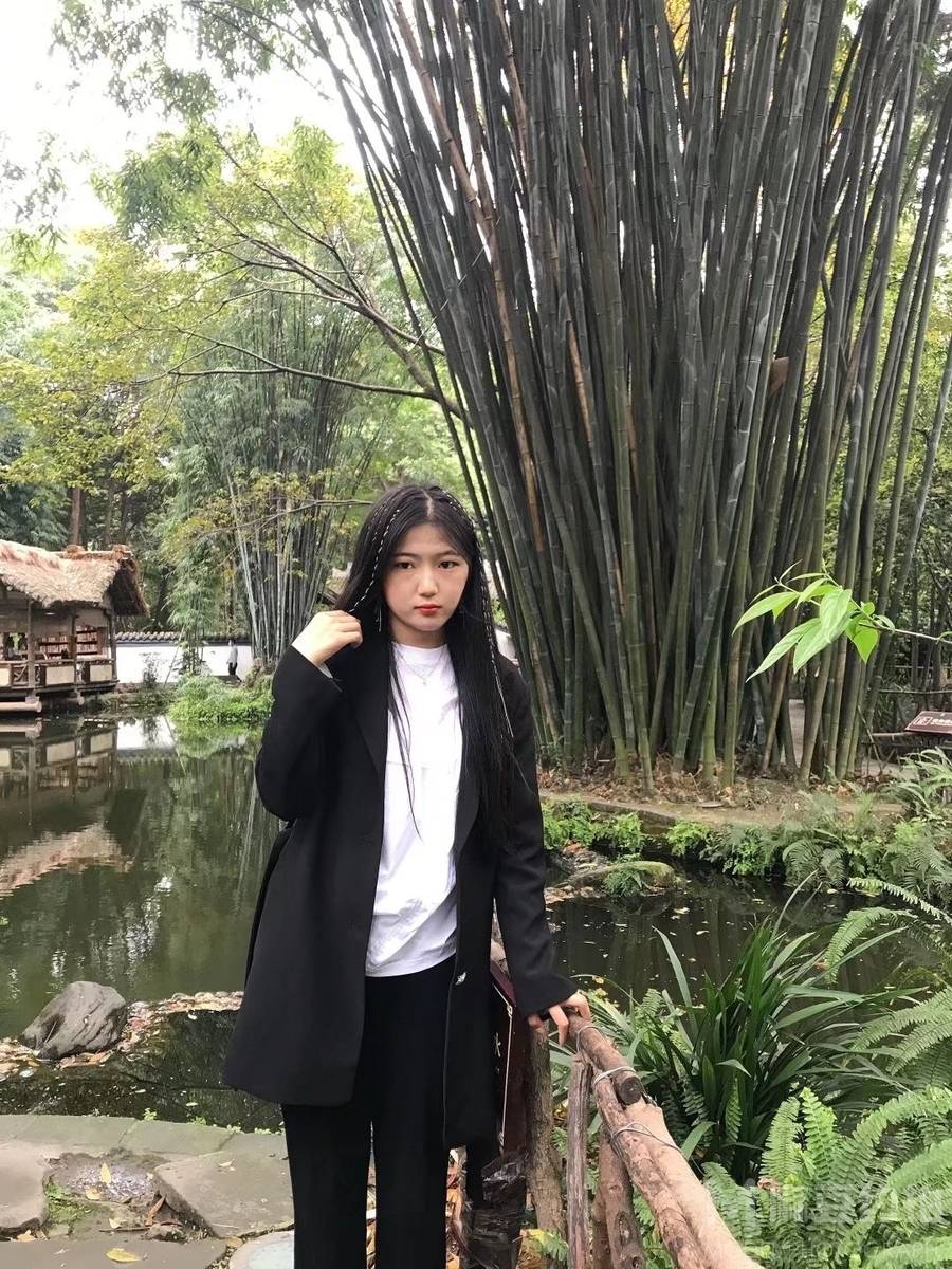 黑白模特