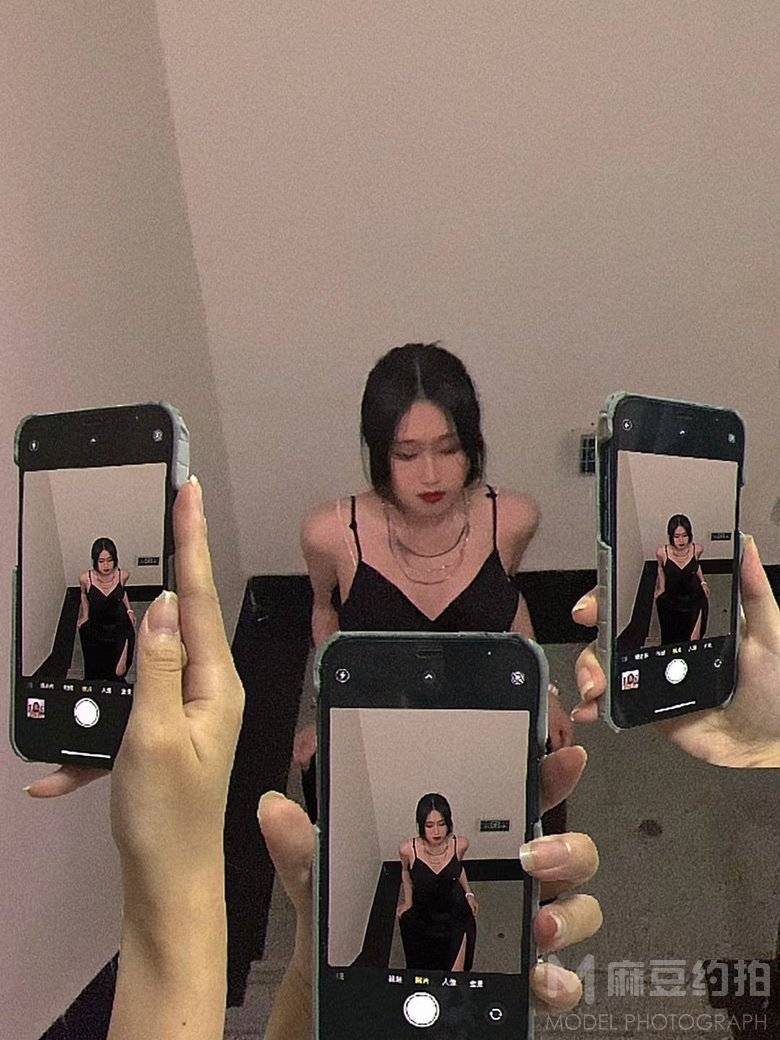情绪模特