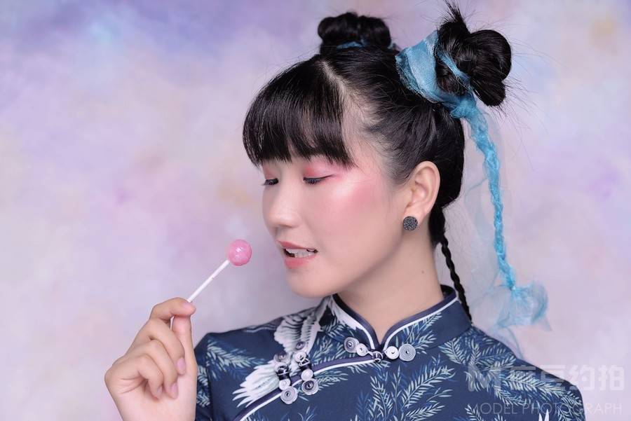 情绪模特