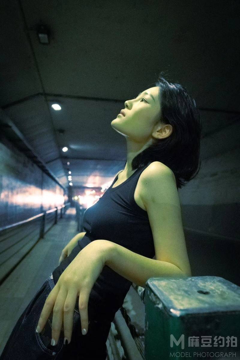 黑白模特