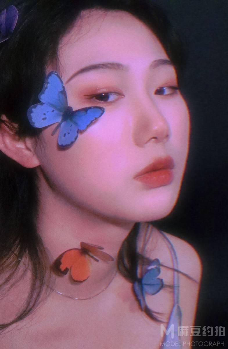 情绪模特
