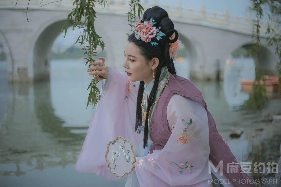 汉服模特