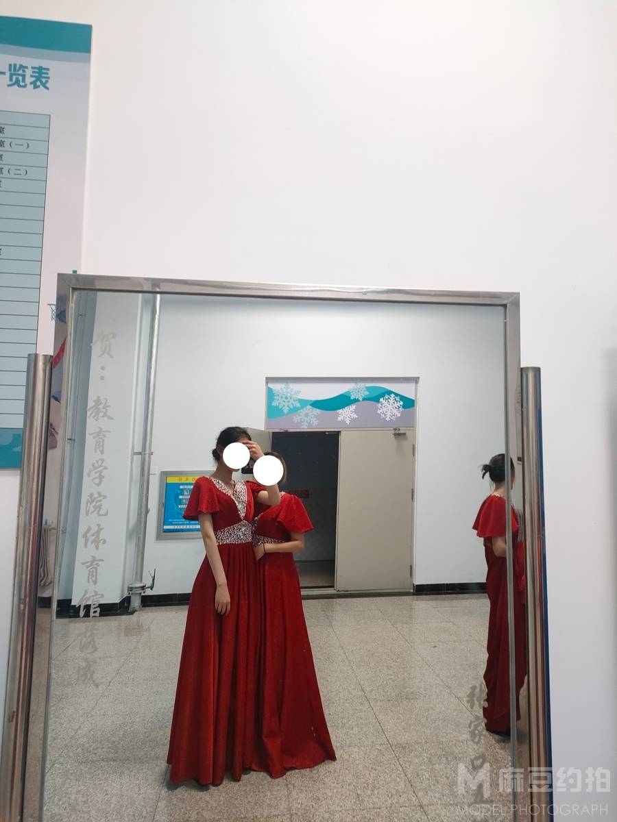 校园模特