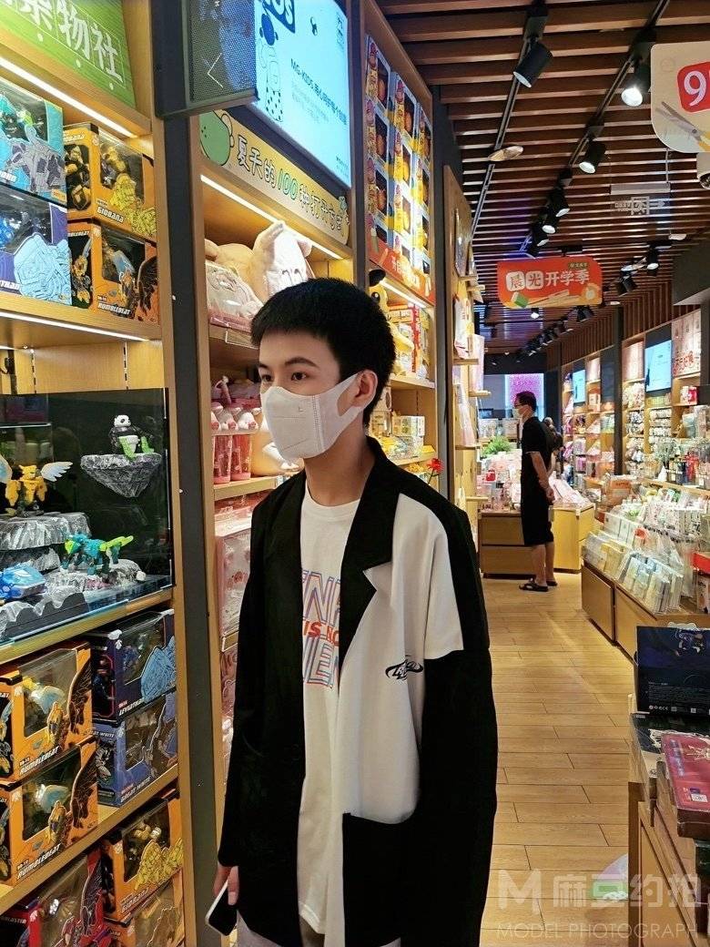 校园模特