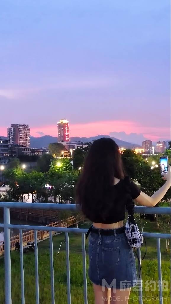 夜景模特