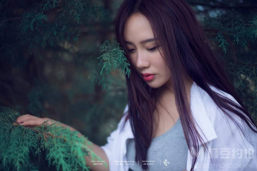 情绪模特