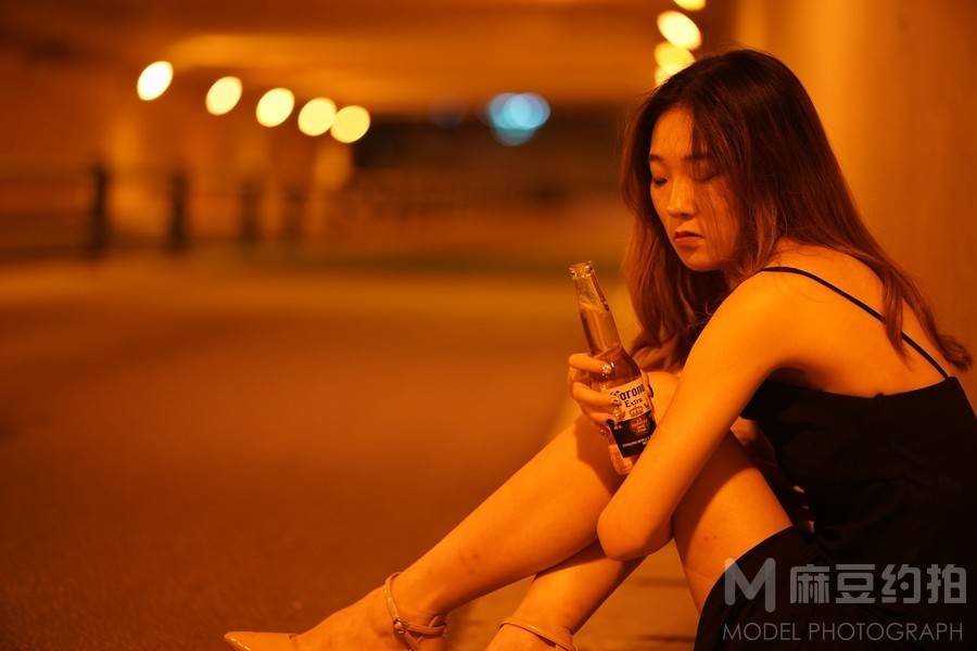 黑白模特