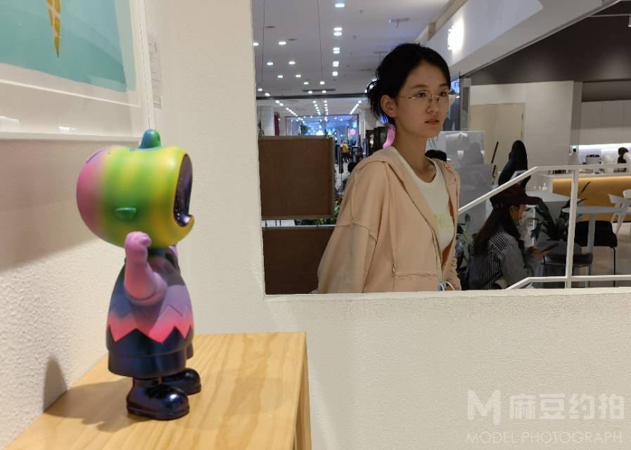 情绪模特