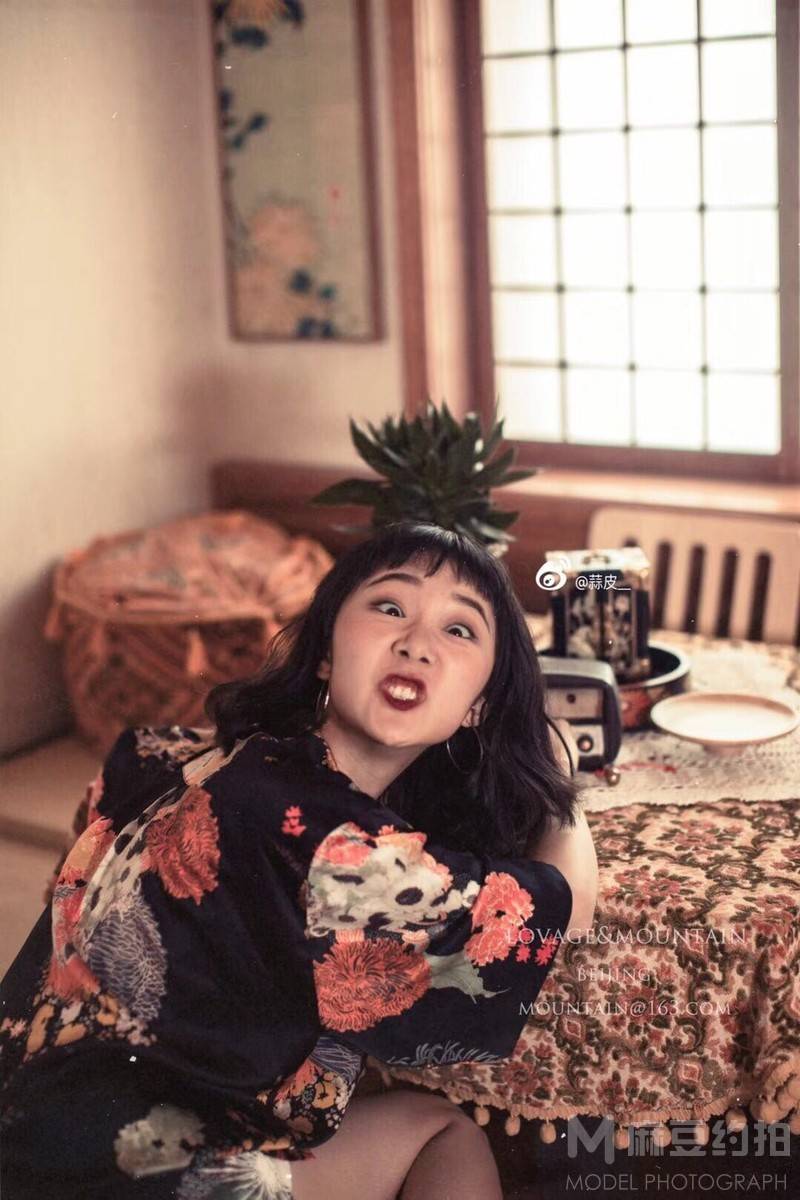 情绪模特