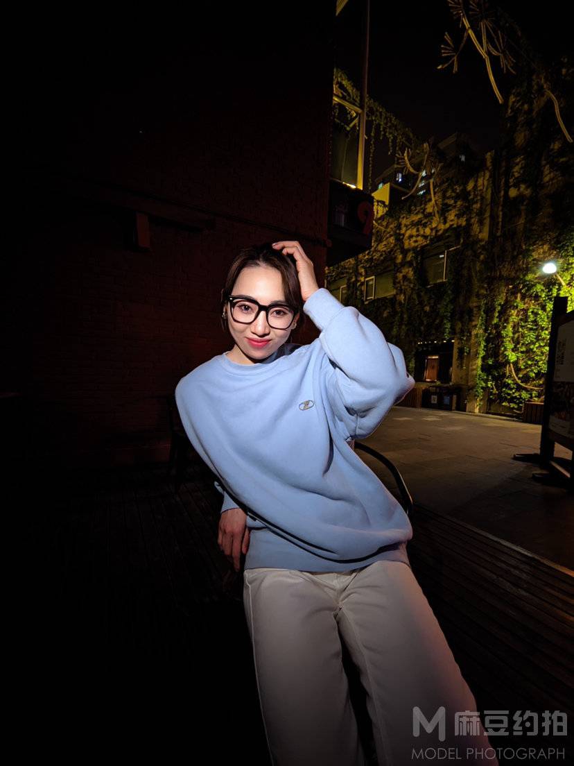 黑白模特